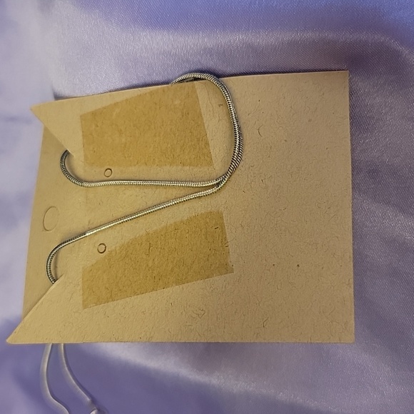 N10 Orange Yellow Red - Handblown Glass Leaf Necklace - Picture 4 of 4